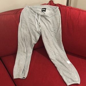 Monrow grey sweats with star detail